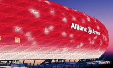 开云官网-跨界王者，詹姆斯欧冠接管之夜，湖人末节风暴席卷浙江