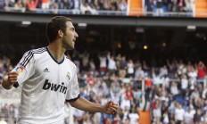 开云体育在线-开拓者收割篮网，浓眉用实力证明自己，新时代的巨星崛起