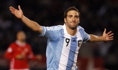 开云APP-武切维奇节奏完全掌控，上海队决胜局带走雷霆