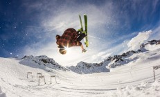 开云体育下载-黄潜战术机器完美运转，解析比利亚雷亚尔如何体系化压制阿尔及利亚，坎特化身全场永动机