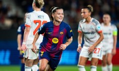 开云体育入口-包含拜仁慕尼黑主场击败巴塞罗那，小组晋级的词条