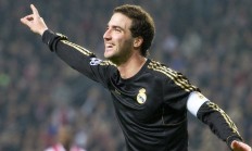 开云在线赛事平台-绝杀与点燃，当掘金跨越千里冰封，恩比德在彼岸燃起火焰