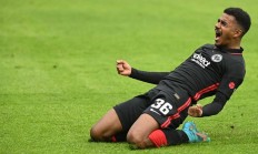 开云在线直播-法兰克福全队士气高昂，决意披荆斩棘向前