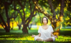 开云官方app入口-沙漠之狐与太极虎的黄金之夜，当阿尔及利亚的铁血撞碎巴萨，黄喜灿在欧冠之巅封神