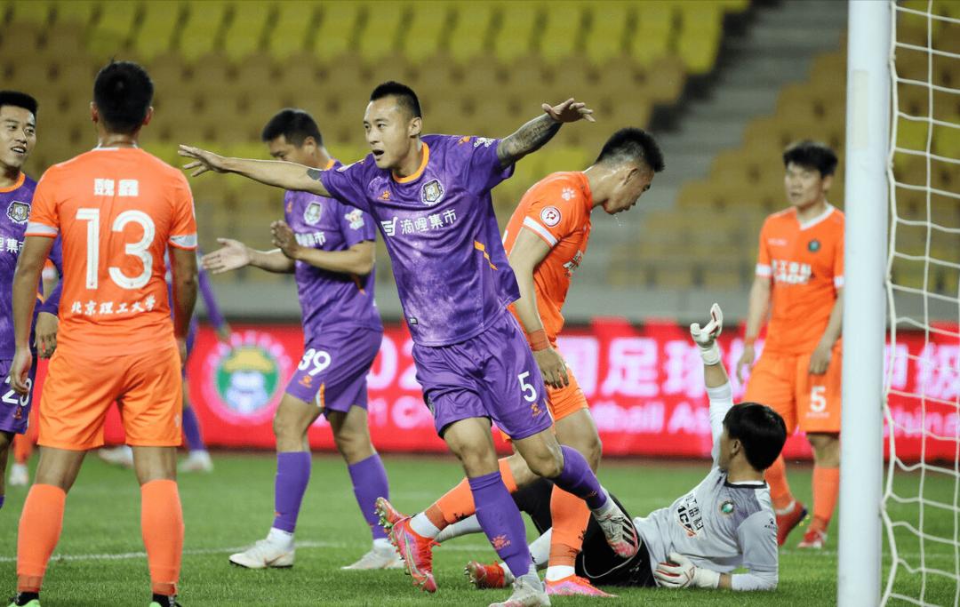 球队备战冲刺胜利，追逐亚洲足坛荣耀之路
