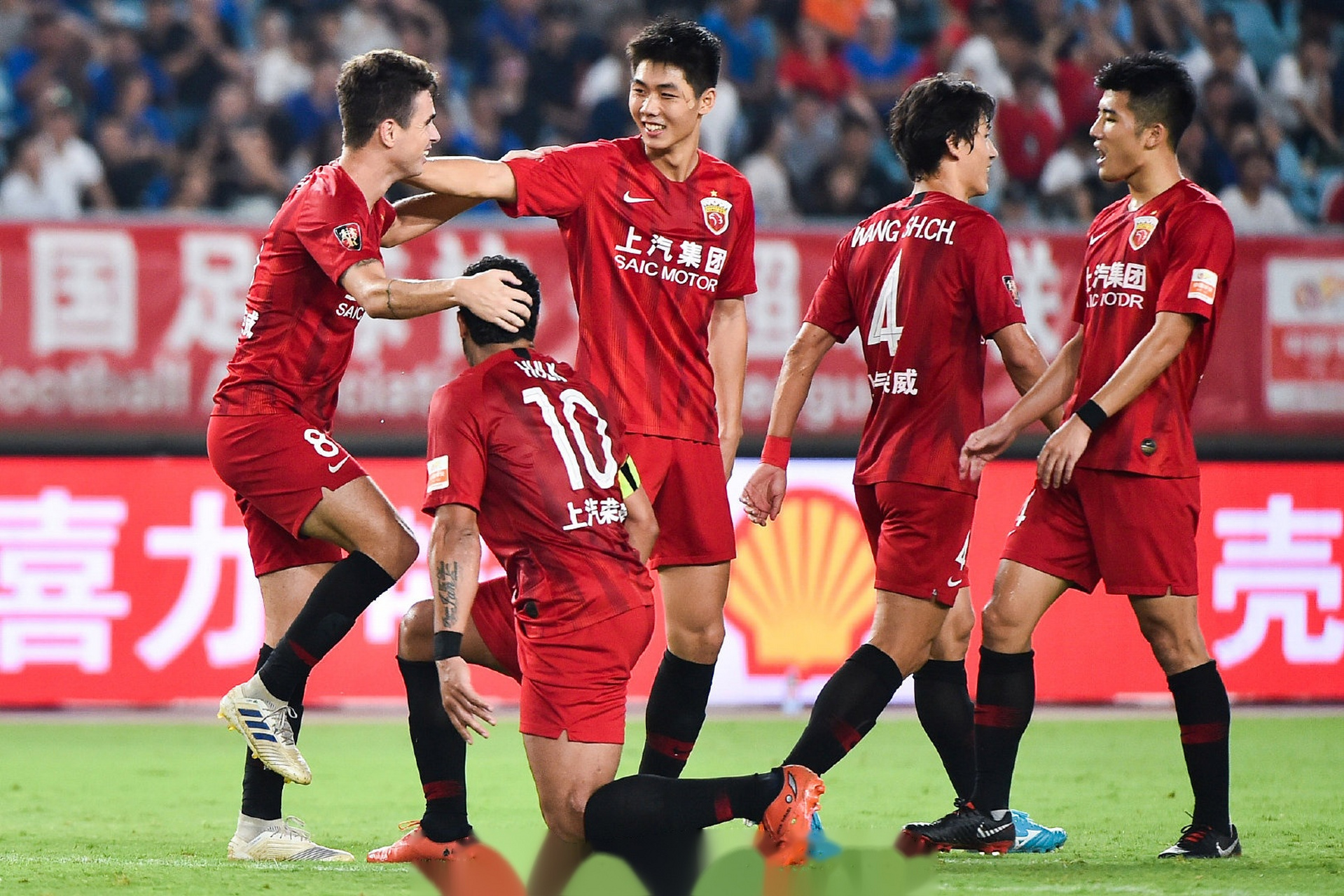 关于上海上港将在客场挑战江苏苏宁，谁能笑到最后？的信息