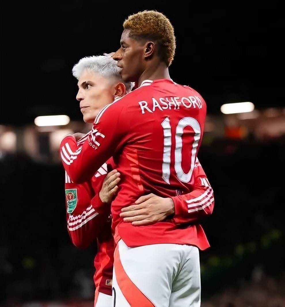 关于曼联客场轻取南安普顿，实现胜利的信息