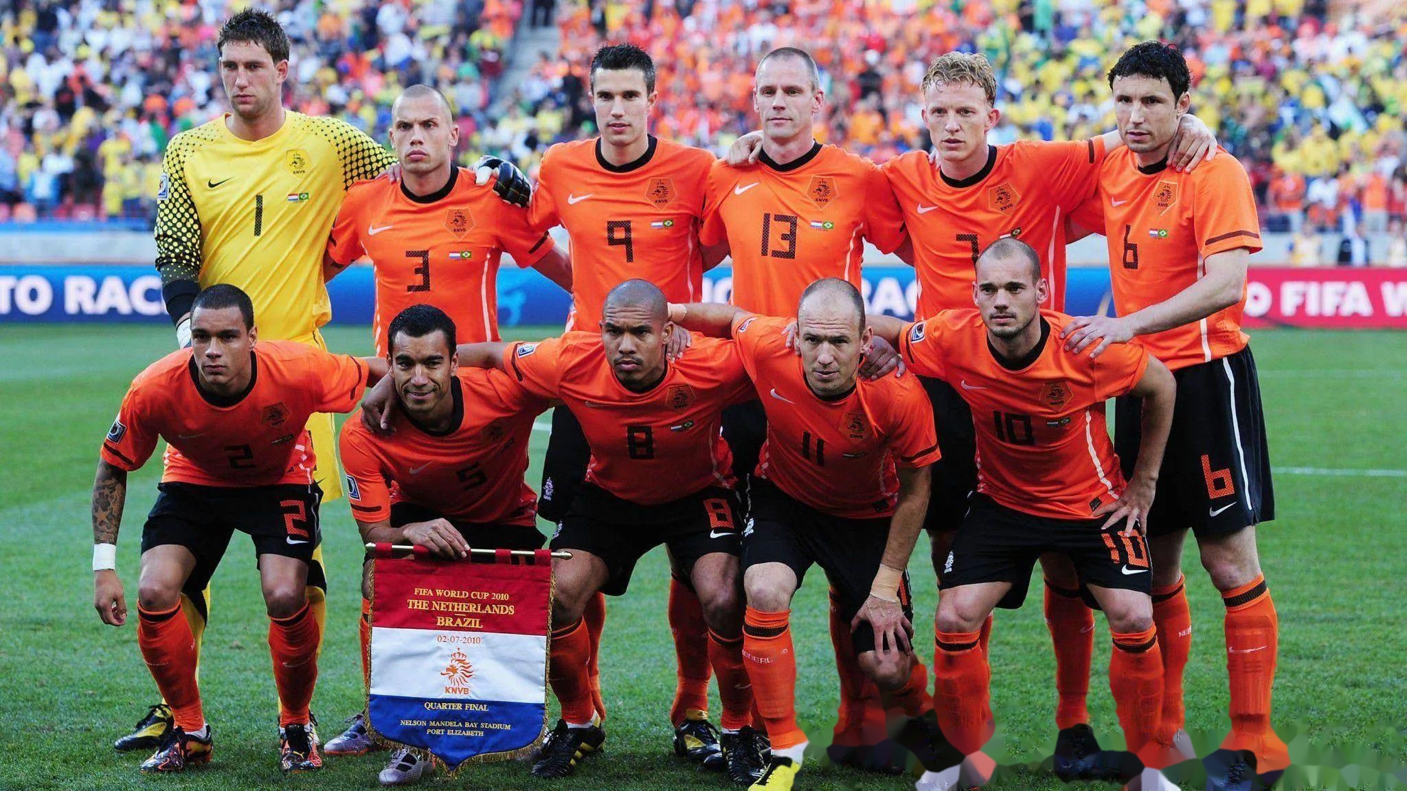 关于拜仁慕尼黑客场逼平那不勒斯，成功晋级四强的信息