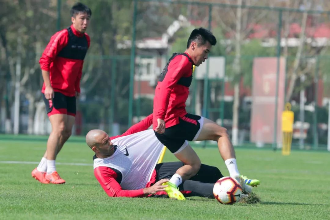 华夏幸福欲胜泰达，争取重返前三位置的简单介绍