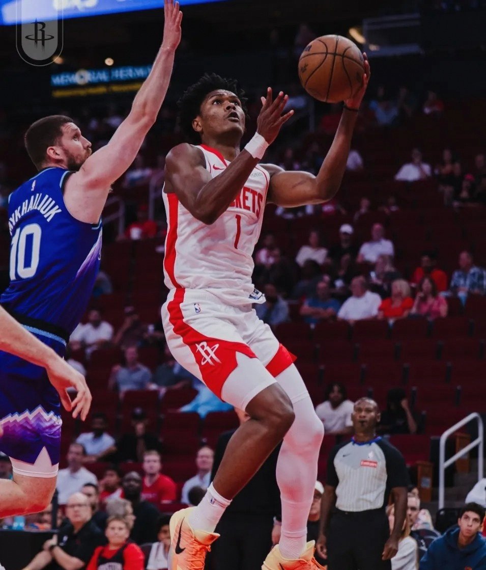 包含篮球明星新形象曝光,风格大转变引争议的词条 包含篮球明星新形象曝光,风格大转变引争议的词条