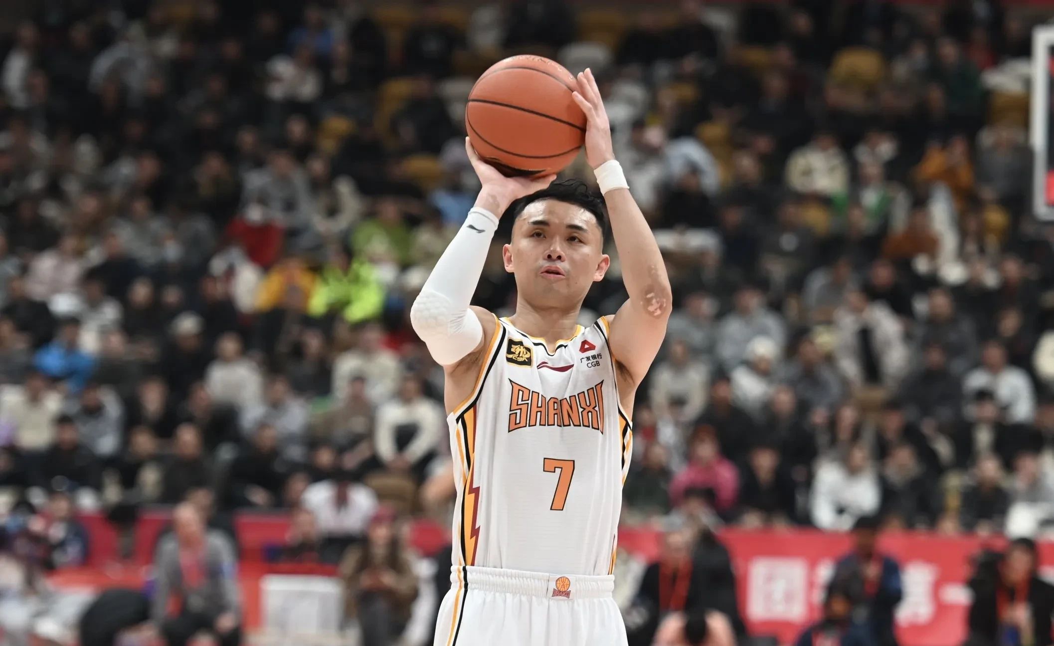 浙江队轻取步行者，张镇麟刷新纪录的简单介绍