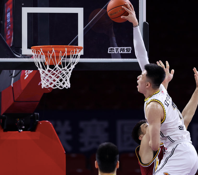 浙江队轻取步行者，张镇麟刷新纪录的简单介绍