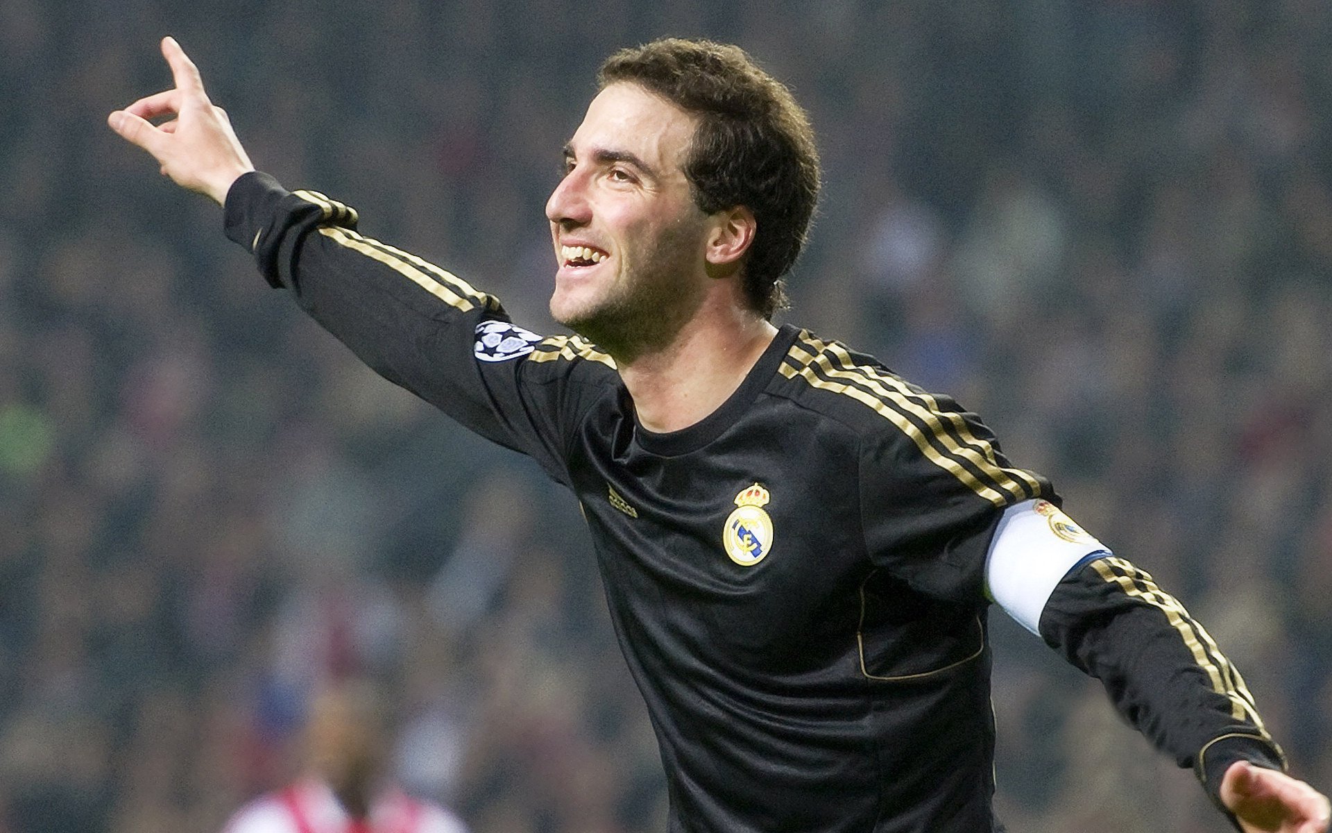 世界排名争夺战焦点战,希腊节奏如何勒住德甲狂飙的勒沃库森?