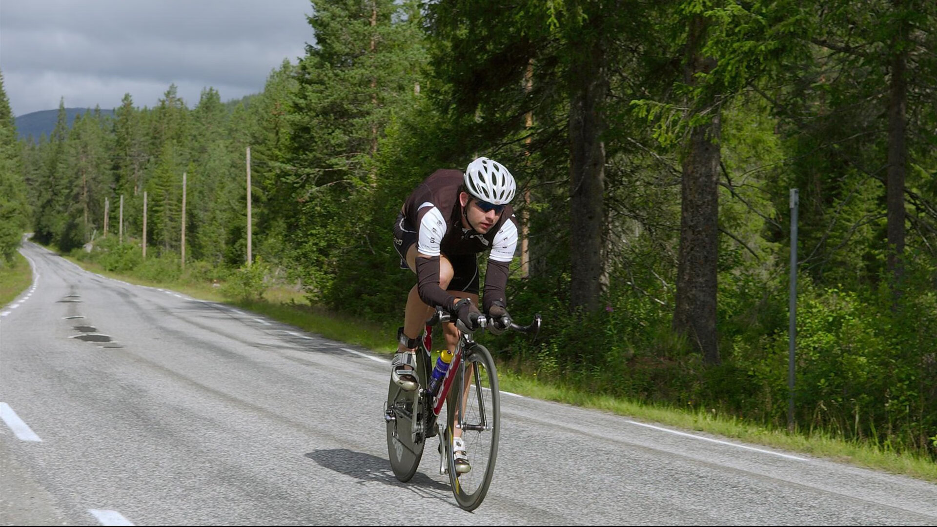 冰与火的交锋,日本队鏖战马来西亚,辛杜状态点燃赛场